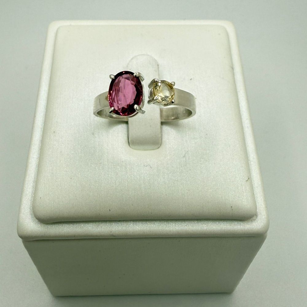 NWOT faceted oval cut tourmaline and round citrine ring in sterling silver!